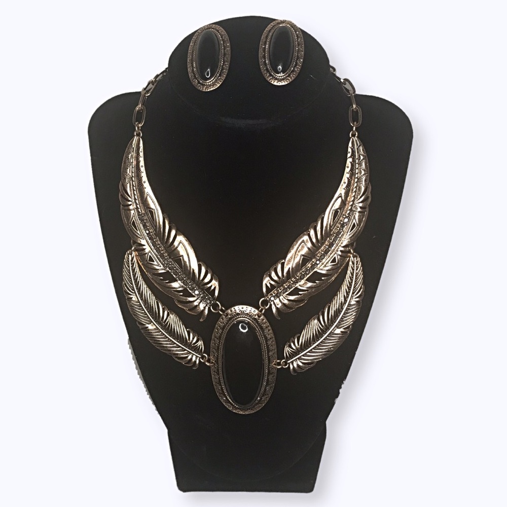 🆕 Mia necklace earring set antique gold